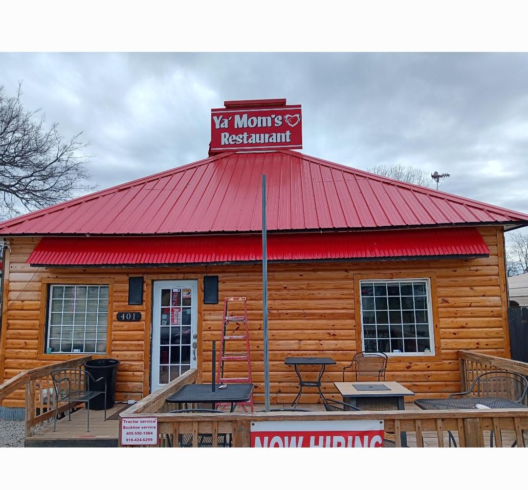 Ya' Mom's Restaurant & Little Cabin Resort