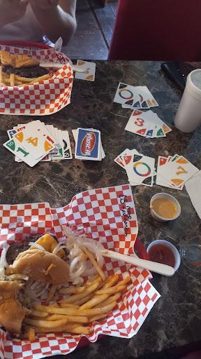 Ya' Mom's Restaurant & Little Cabin Resort